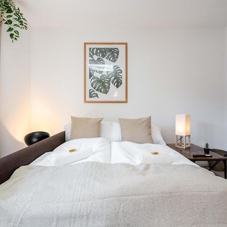 Moderne Wohnung Mit Parkplatz Ostermundigen Exterior foto